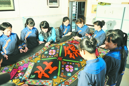 靖西壮锦荣膺“广西最具影响力十大特产”